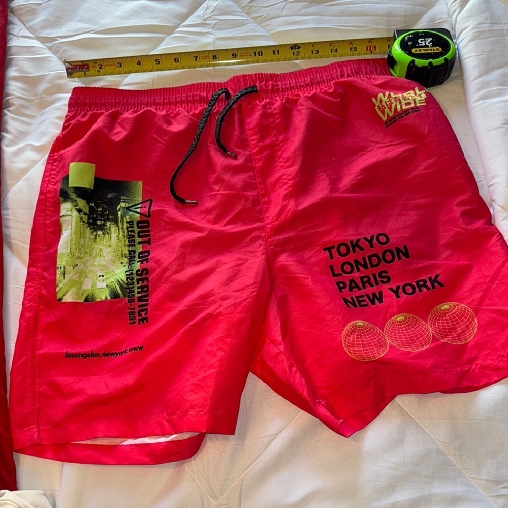 Men's Red Graphic Swim Trunks Large Tokyo London Paris New York Board Shorts